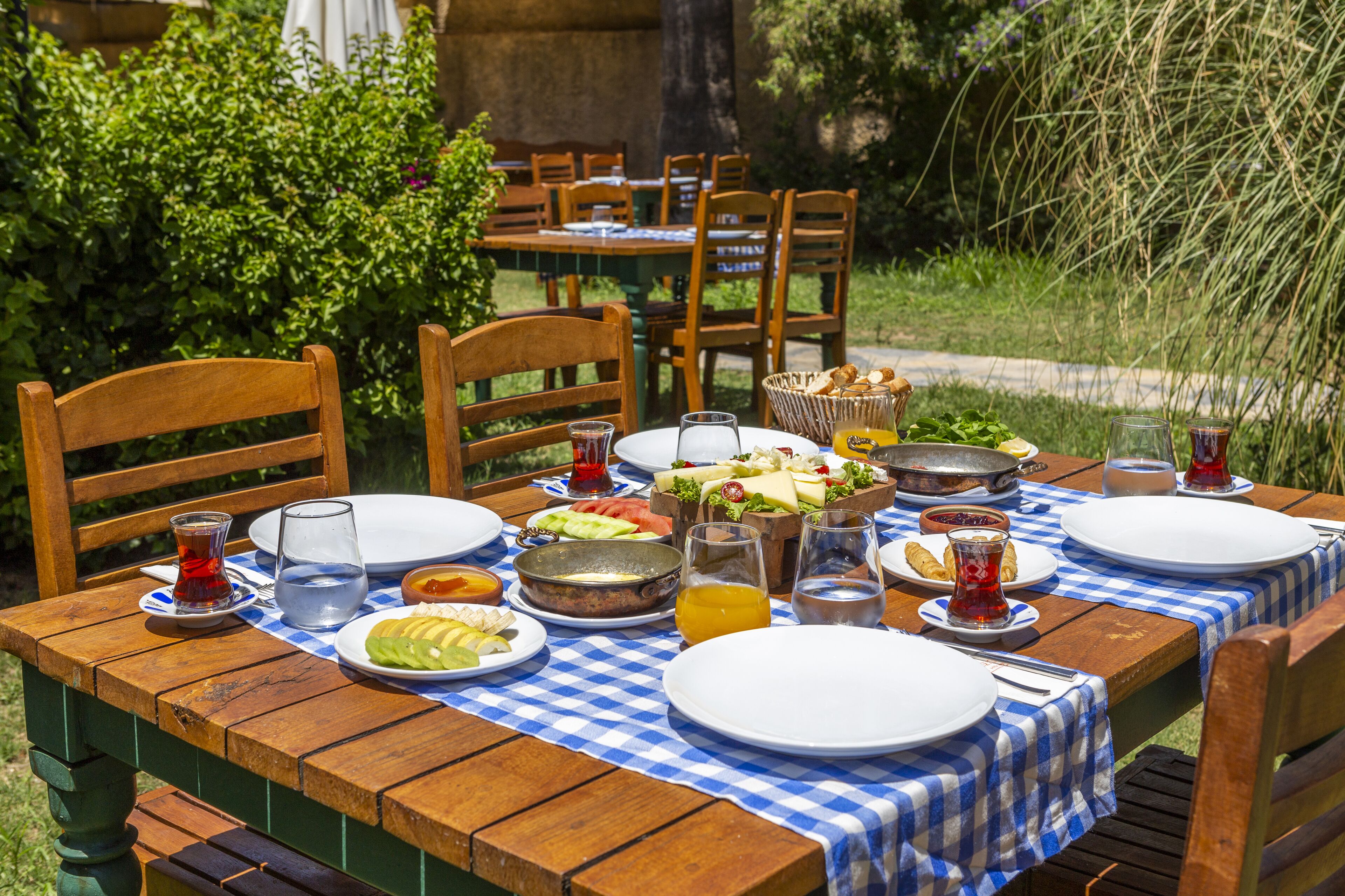 Tägliches inbegriffenes großes Frühstück