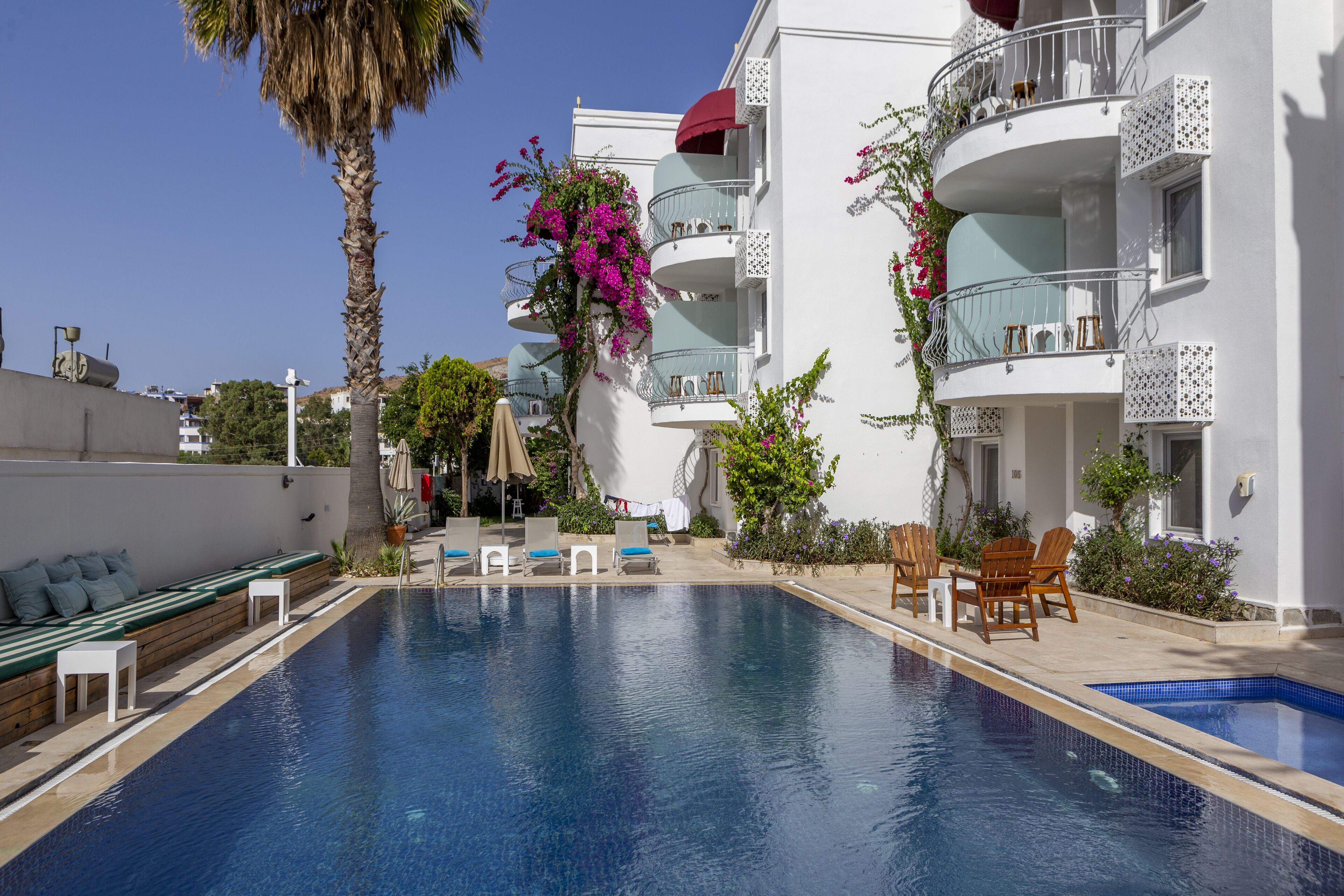 outdoor pool, pool umbrellas