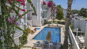 Outdoor pool, pool umbrellas