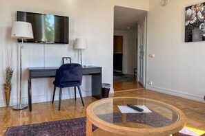 Desk, iron/ironing board, free WiFi, bed sheets - Statt Kristinehamn (Kristinehamn)