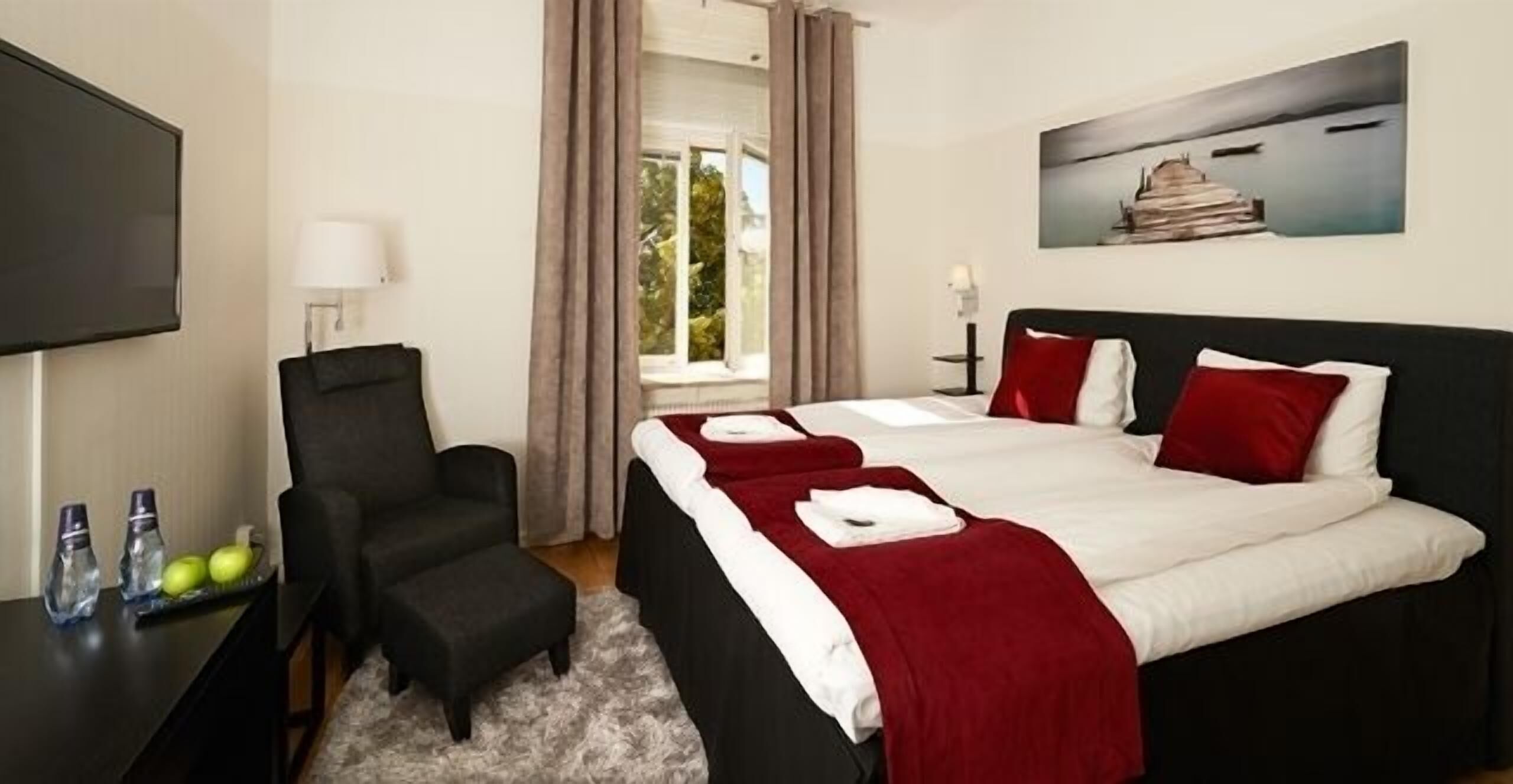 Desk, iron/ironing board, free WiFi, bed sheets
