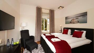 Bureau, fer et planche Ă repasser, Wi-Fi gratuit, draps fournis