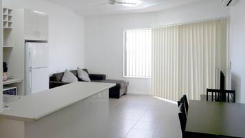 32-inch LCD TV with satellite channels, TV