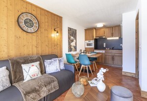 Apartment, 1 Schlafzimmer, Balkon | Wohnbereich