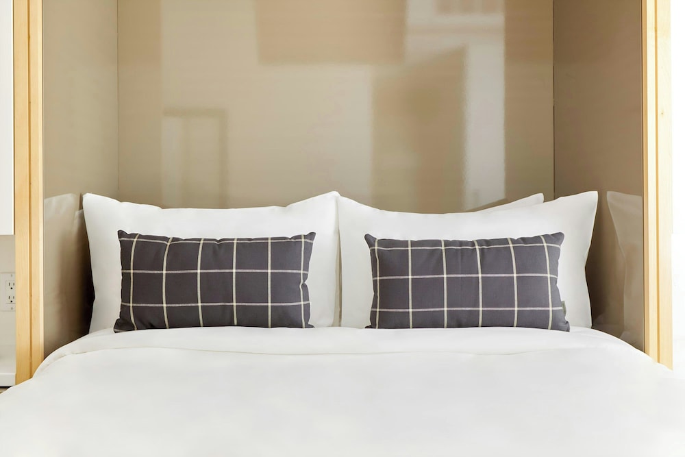 The Beverley Hotel by null