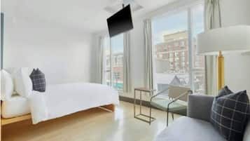 XL Suite | 1 bedroom, iron/ironing board, free cribs/infant beds, free WiFi