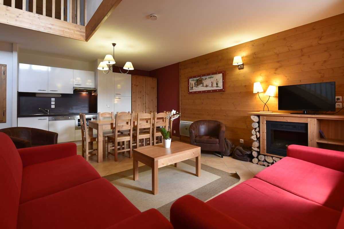 Soundproofing, free cribs/infant beds, free WiFi, bed sheets