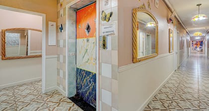 James Hotel - Near Miami Beach Convention Center