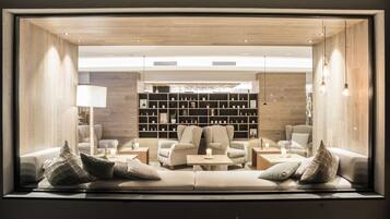 Bar lounge