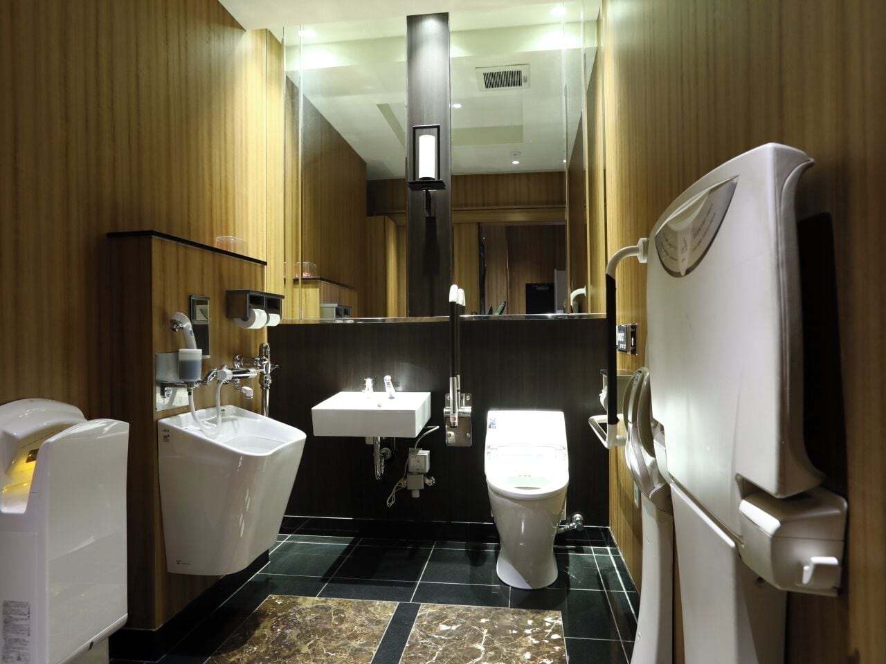 Foto - APA Hotel Ginza Kyobashi Minami Tokyo Station Yaesu South Gate