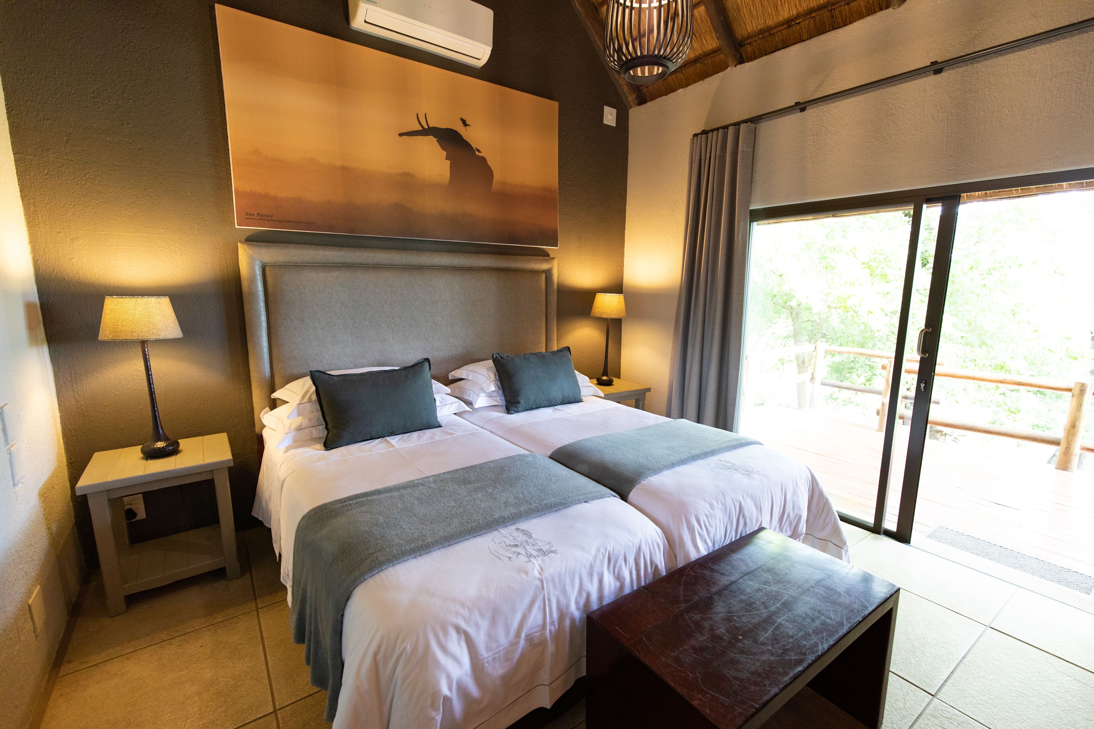 Luxury Suite, 1 Bedroom, River View | Minibar, in-room safe, free WiFi, bed sheets