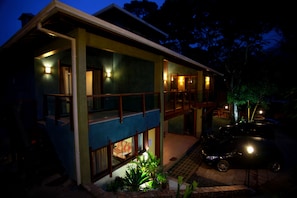 Fachada da propriedade