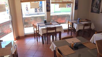 Breakfast and lunch served, local cuisine