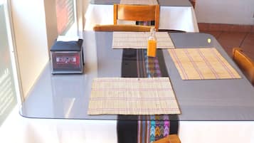 Breakfast and lunch served, local cuisine