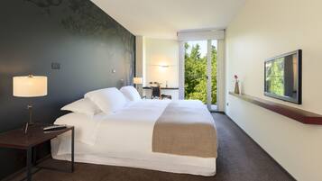 Premium bedding, minibar, in-room safe, desk