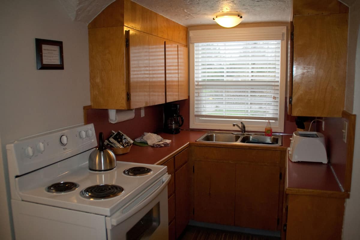 Suite, 1 King Bed, Kitchen (Not Pet Friendly) | Private kitchen | Fridge, microwave, coffee/tea maker