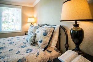 Tabla de planchar con plancha, wifi gratis y muebles diferentes 