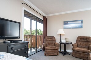 Habitación, 1 cama Queen size (Pet Friendly) | Tabla de planchar con plancha, wifi gratis y ropa de cama