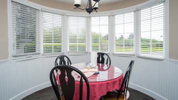 Suite Tradition, 1 chambre, cuisine | Restauration dans la chambre