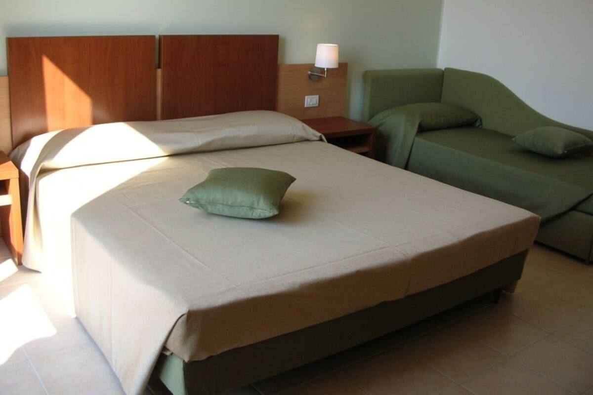 Italienische Bettbezüge von Frette, Minibar, Zimmersafe, Schreibtisch