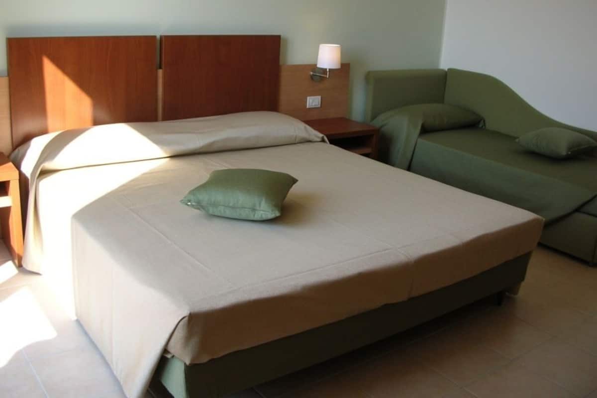 Italienske lagner fra Frette, minibar, pengeskab på værelset