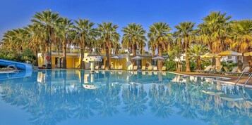 2 outdoor pools, sun loungers