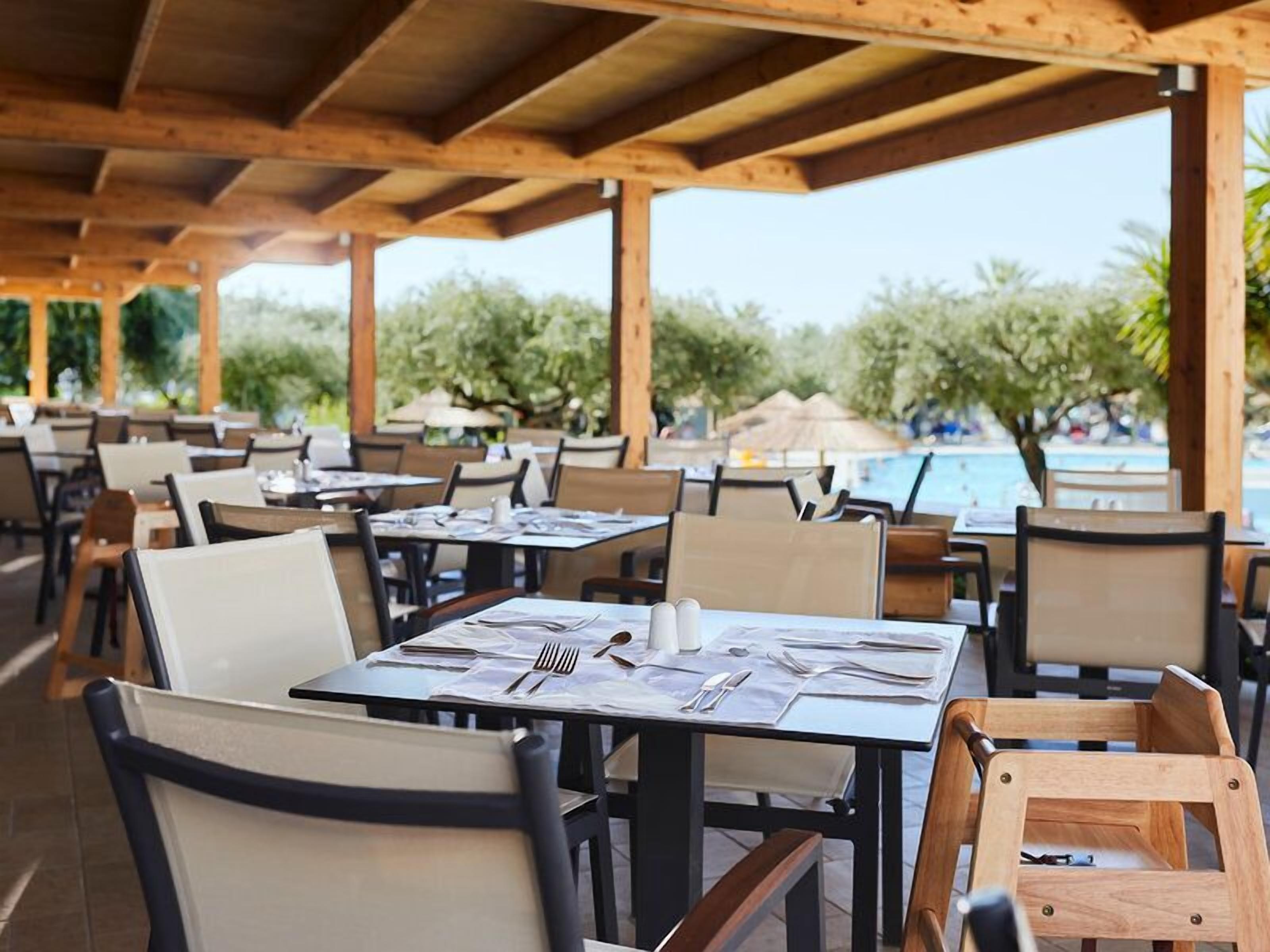 dinner served, garden views