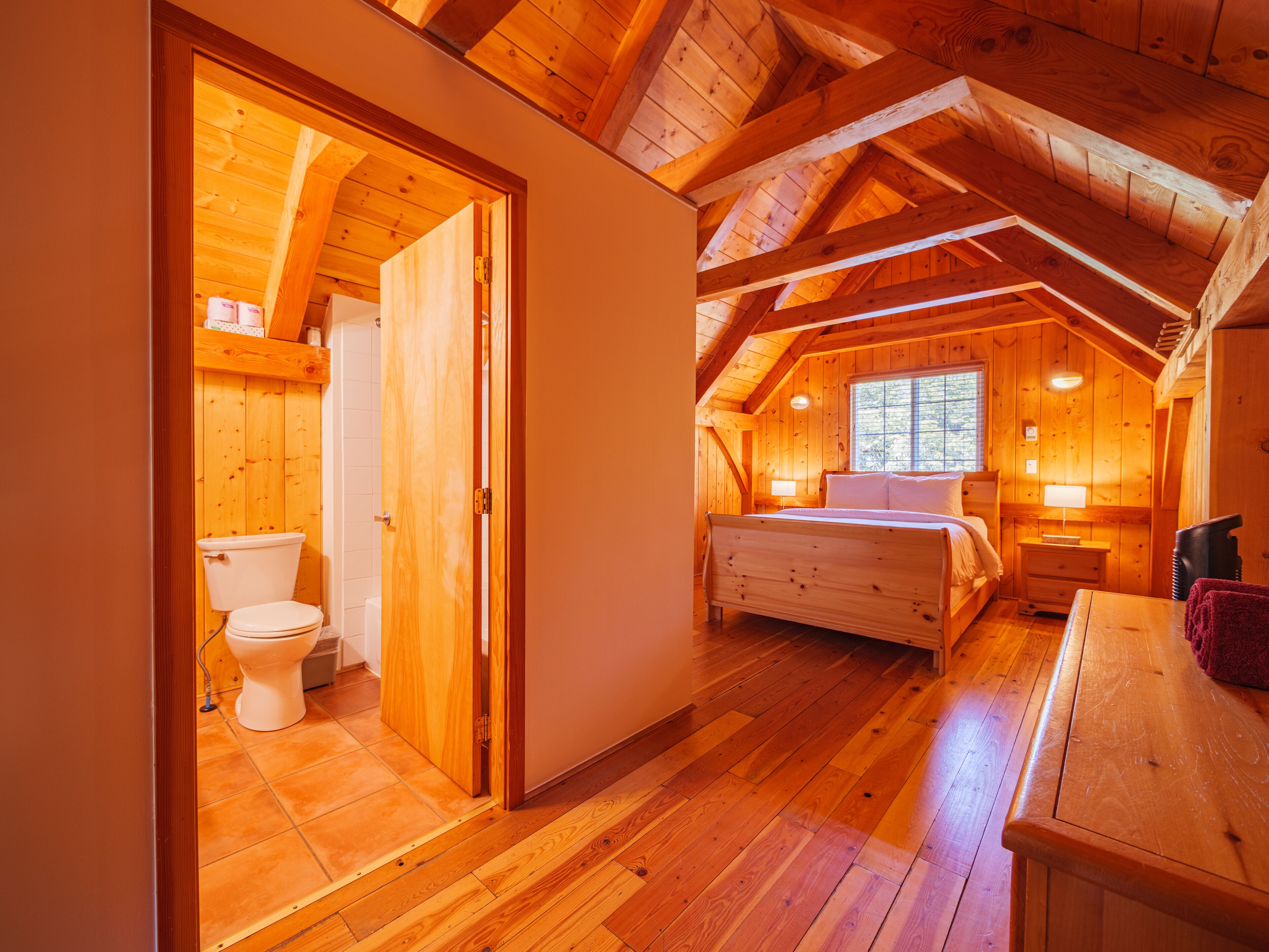 cabin, 2 bedrooms (port side) | 1 bedroom, soundproofing, free wifi, bed sheets