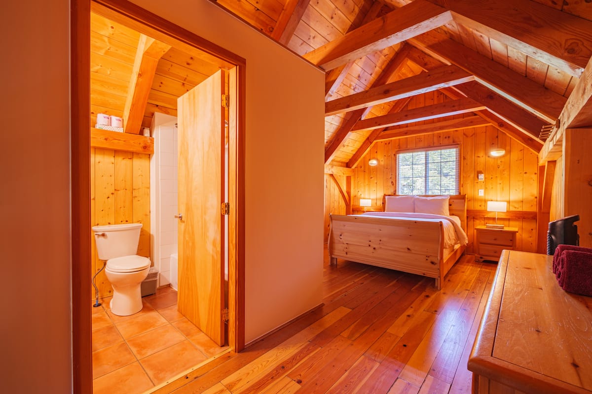 cabin, 2 bedrooms (port side) | 1 bedroom, soundproofing, free wifi, bed sheets