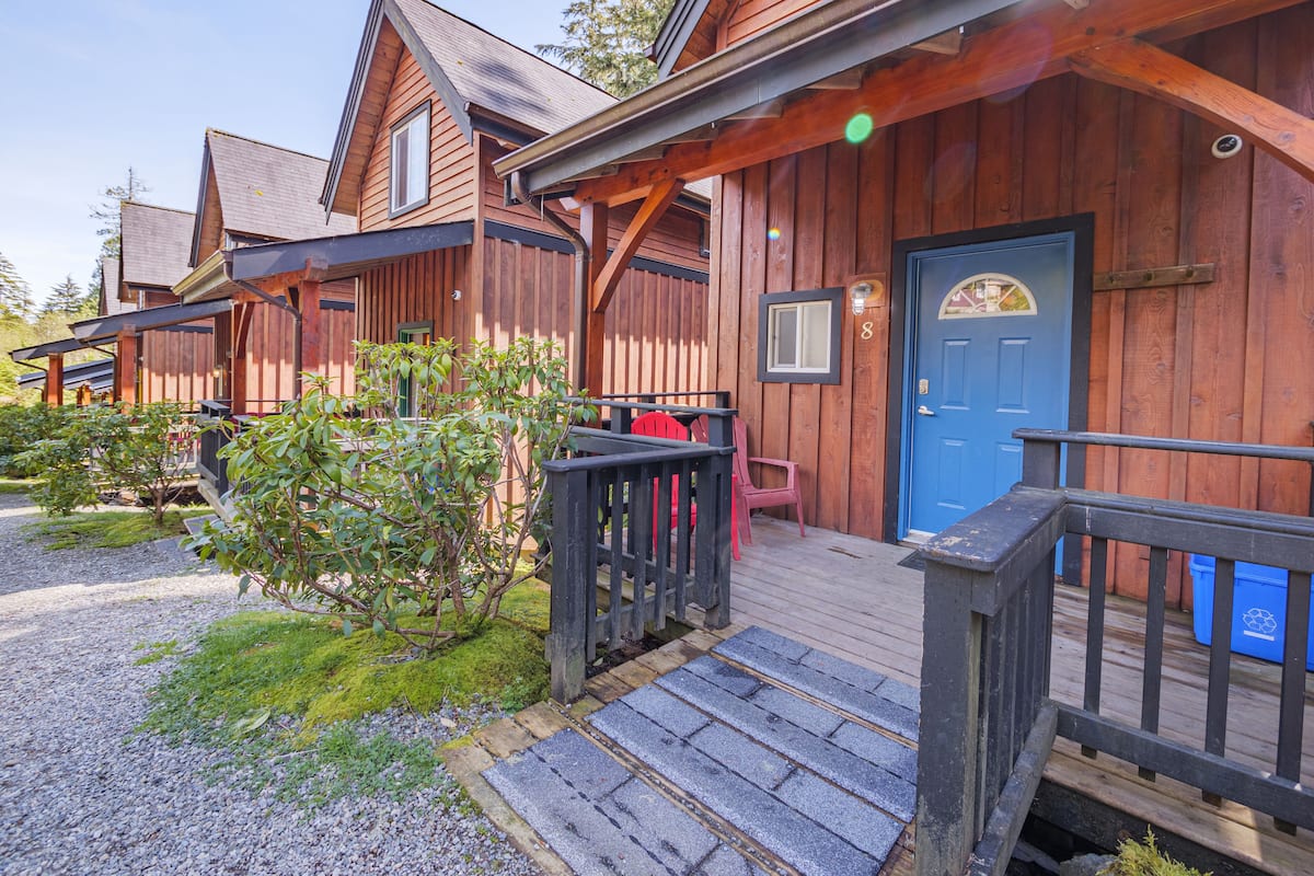 Cabin, 2 Bedrooms (Starboard Side) | Garden view
