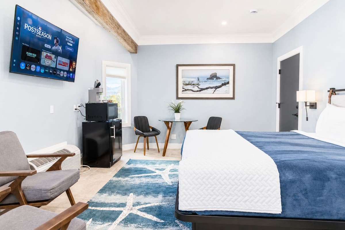 Habitación individual Deluxe, 1 cama de matrimonio grande, no fumadores, bañera de hidromasaje | Wifi gratis, decoración individual, mobiliario individual y ropa de cama