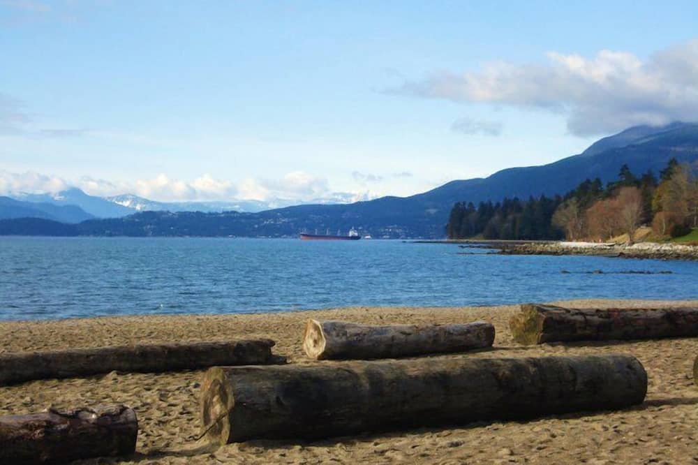 English Bay Hotel
