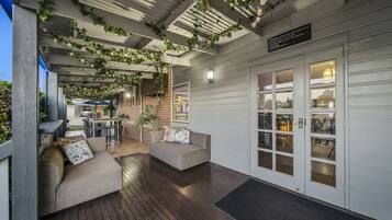 Dinner served, Regional cuisine, alfresco dining