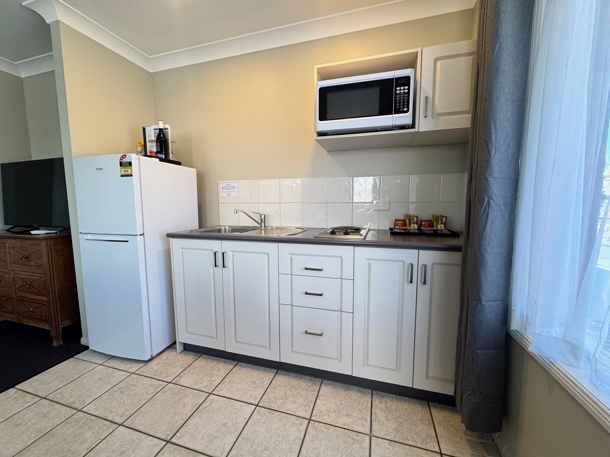 2 bedroom apartment | private kitchen | mini-fridge, microwave, coffee/tea maker, electric kettle