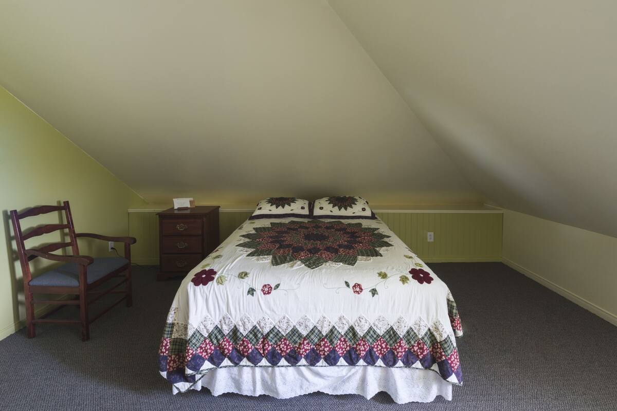 Economy-Zimmer, 1 Doppelbett | Zustellbetten, kostenloses WLAN