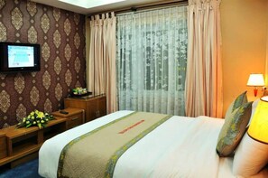 Superior Double or Twin Room | Down comforters, minibar, in-room safe, desk