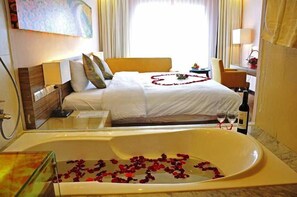 Bathtub, free toiletries, hair dryer, bathrobes