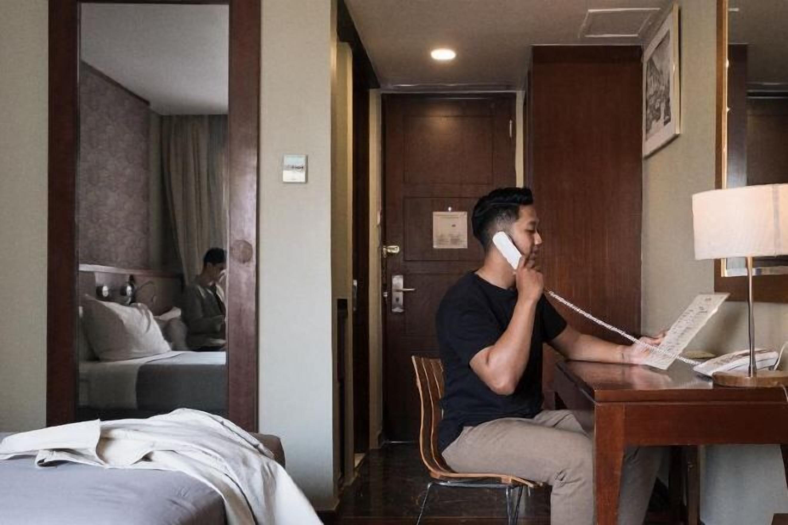 セーフティボックス (室内)、デスク、アイロン / アイロン台、WiFi (無料)