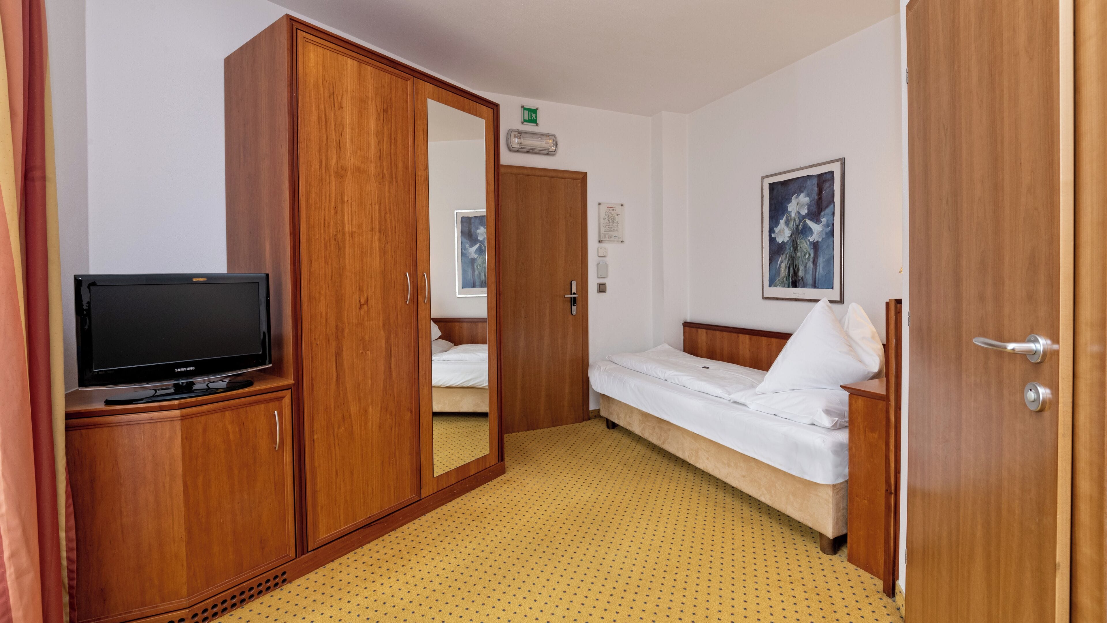 1 bedroom, hypo-allergenic bedding, in-room safe, desk