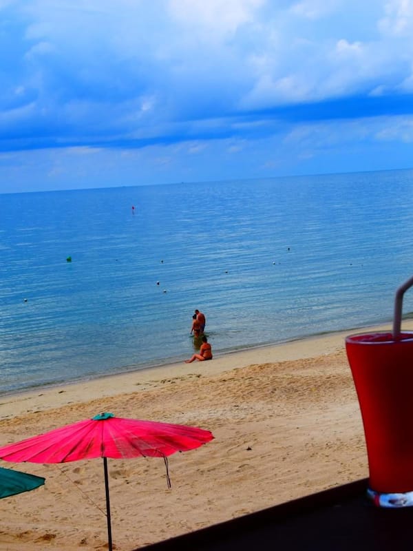 Na praia
