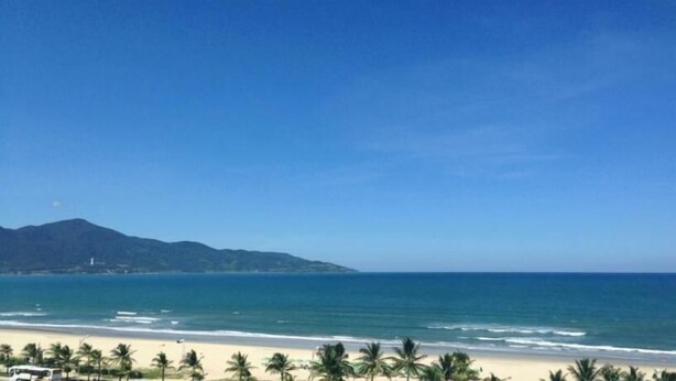 Unclassified image, 1 of 17, button - Anh Duong 2 (Da Nang)