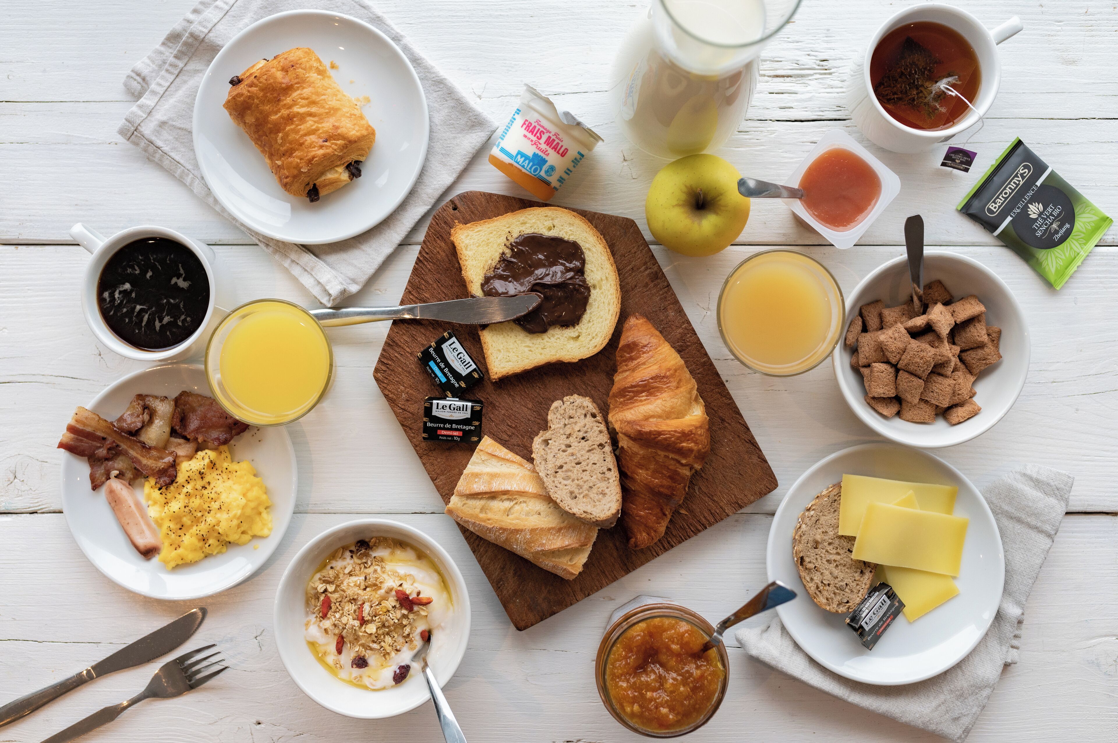 daily buffet breakfast (eur 18.50 per person)