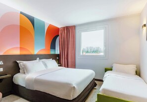 Triple Room | Premium bedding, pillow-top beds, minibar, in-room safe - B&B HOTEL Saint-Avold Nord (Saint-Avold)
