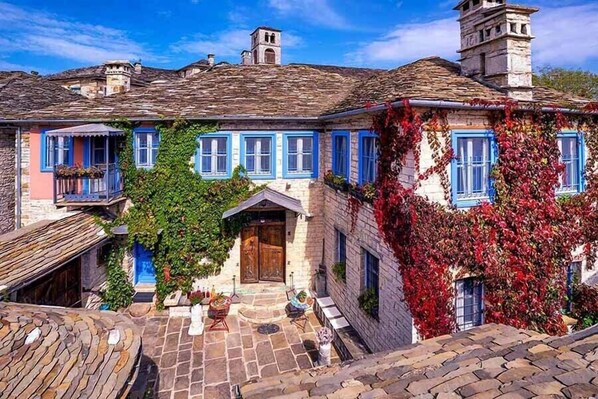 Aerial view - Archontiko Dilofou (Zagori)