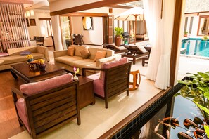 Lobby sitting area - Baan Kluay Mai - Luxury Pool Villa (Koh Samui)