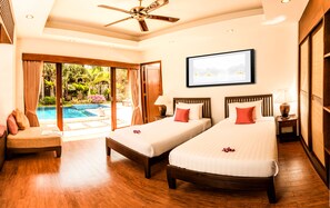 Villa Luxe, 3 chambres, vue piscine, côté jardin | Coffres-forts dans les chambres, chambres insonorisées
