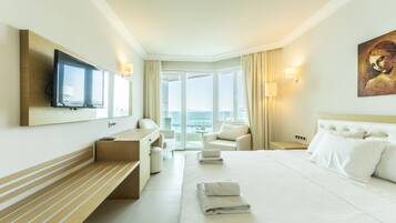 Premium bedding, minibar, in-room safe, soundproofing