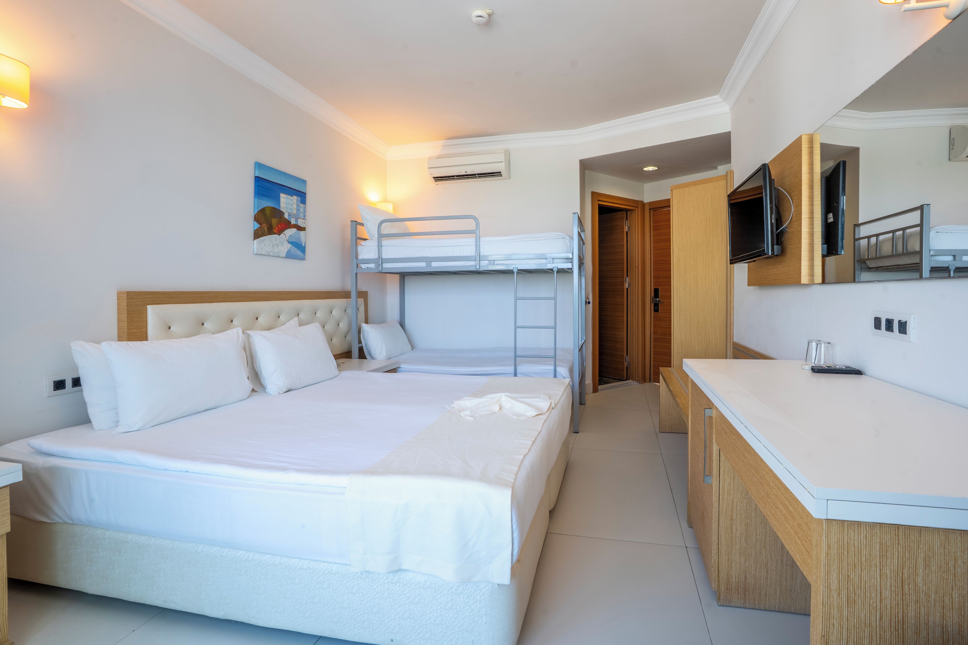Standart Bunk Bed Room | Premium bedding, minibar, in-room safe, soundproofing