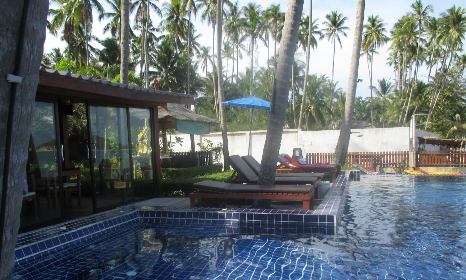 outdoor pool, pool loungers