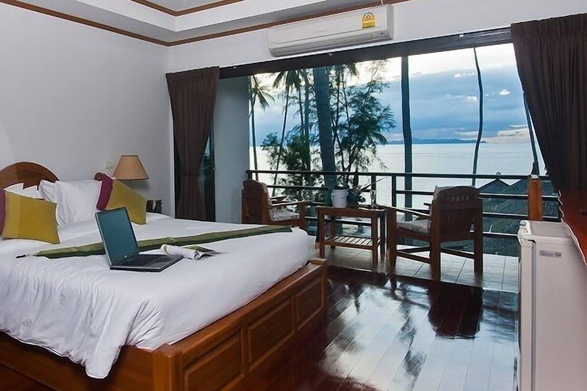 superior room, sea view | minibar, in-room safe, free cots/infant beds, free wifi